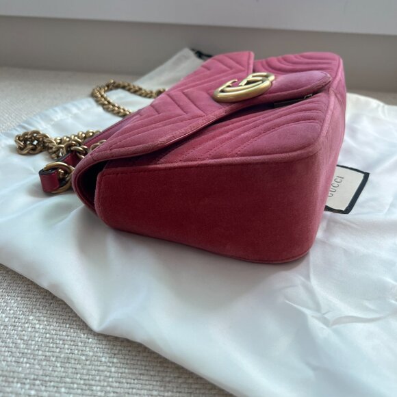 Gucci GG Marmont Small Matelassé Shoulder Bag - Picture 6 of 11